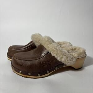 Ugg Australia brown leather clogs with sheepskin lining